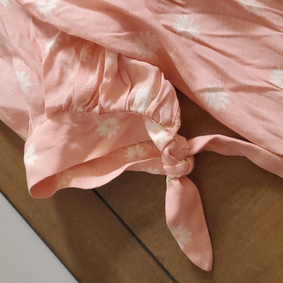 Pink dasiy Lauren Conrad top - Picture 3 of 8